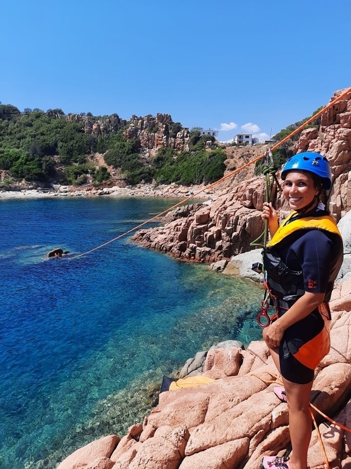 Coasteering Cala Moresca (Arbatax) - STS Ogliastra - Info & Tours